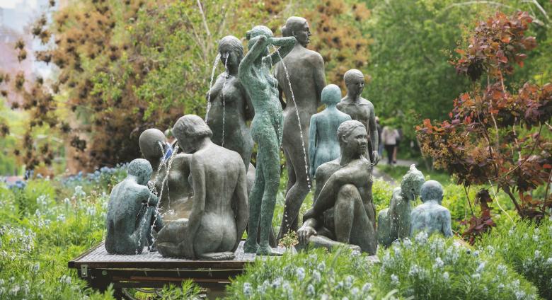 Nina Beier, Women & Children, 2022. Found bronze sculptures, dimensions variable, installation view, The High Line, New York, 2022–3