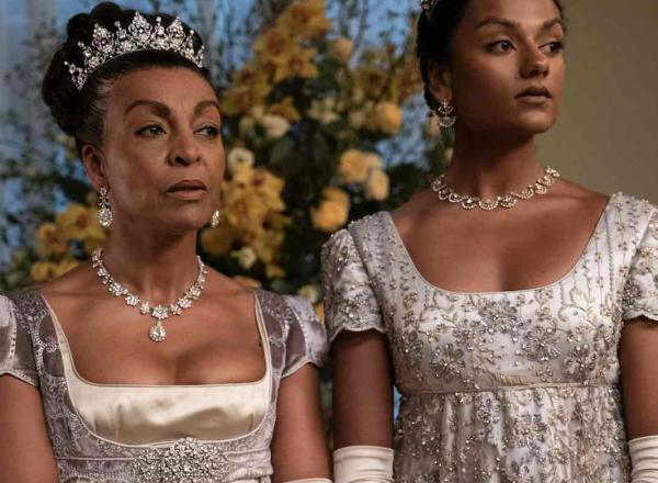 Bridgerton. (L to R) Adjoa Andoh as Lady Danbury, Simone Ashley as Kate Sharma in episode 201 of Bridgerton. Cr. Liam Daniel/Netflix © 2022 